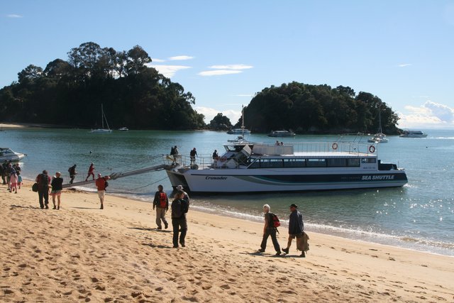 able tasman tour boat