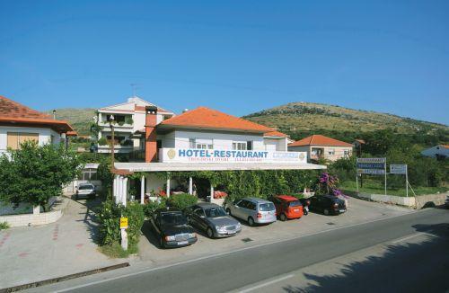 Hotel Trogirski Dvori, Kneza Trpimira 245, Trogir 21220, Split, Croatia