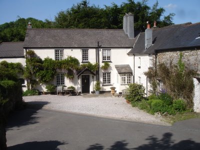 Kilbury Manor Bed and Breakfast, Buckfastleigh, Devon, TQ11 0LN