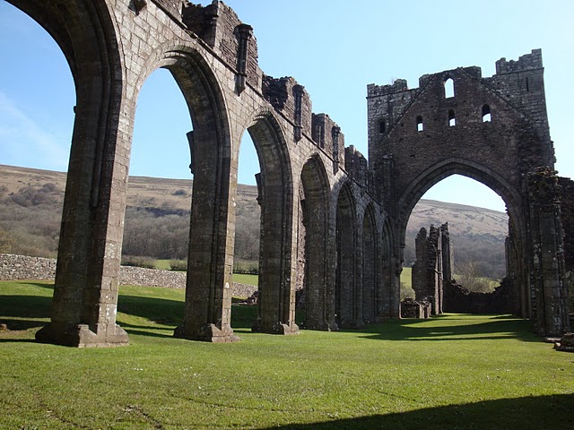 Llanthony priory