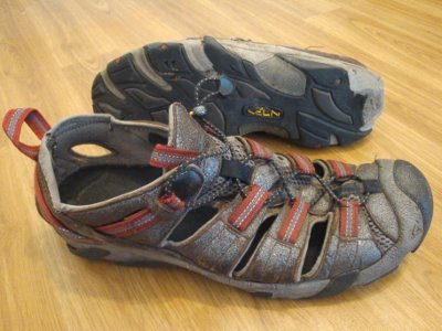 keen taos sandals