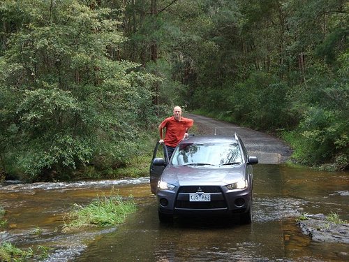 4wd driving in river